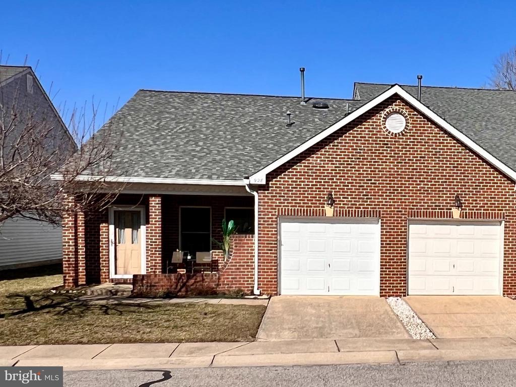 928 PERRY LANDING COURT