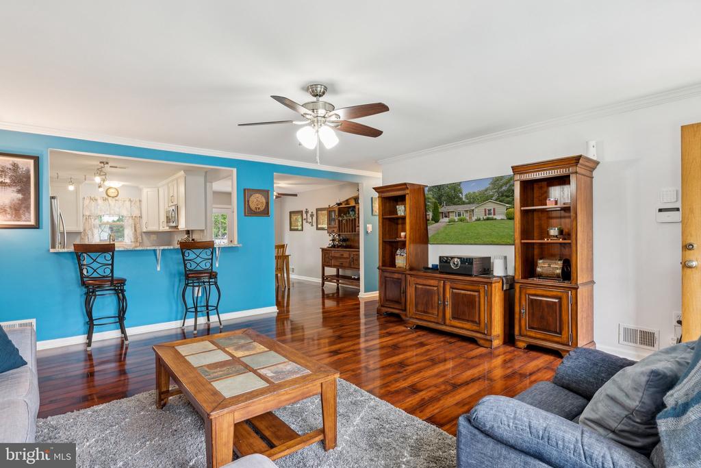 983 SUNNY COURT