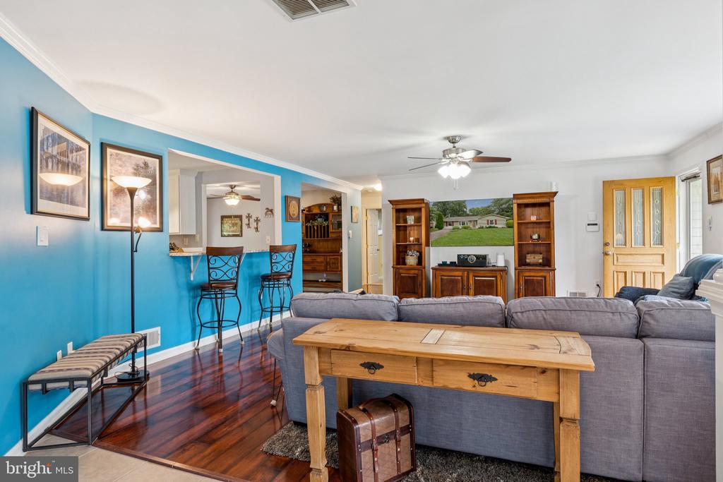 983 SUNNY COURT