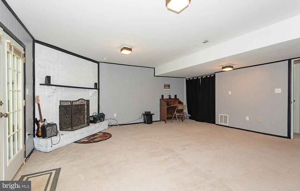 516 ANDREW HILL ROAD