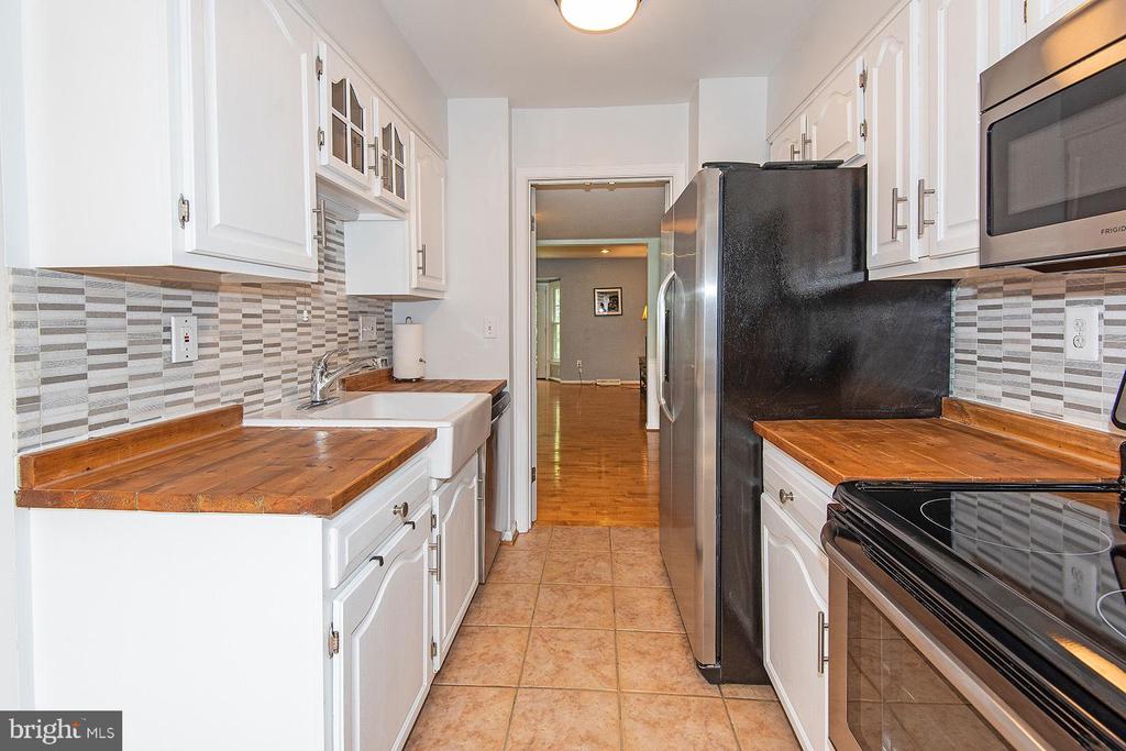 516 ANDREW HILL ROAD