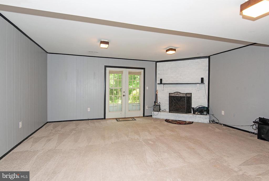 516 ANDREW HILL ROAD