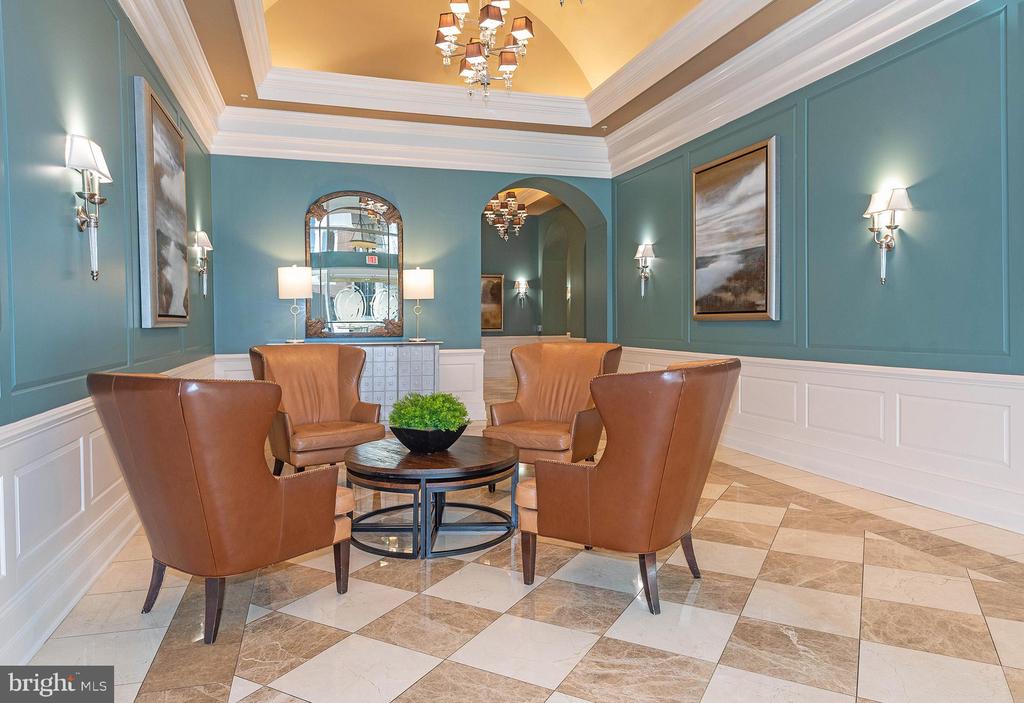1915 TOWNE CENTRE BOULEVARD Unit: 1013