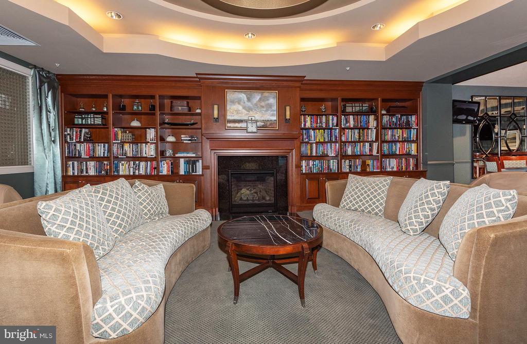 1915 TOWNE CENTRE BOULEVARD Unit: 1013