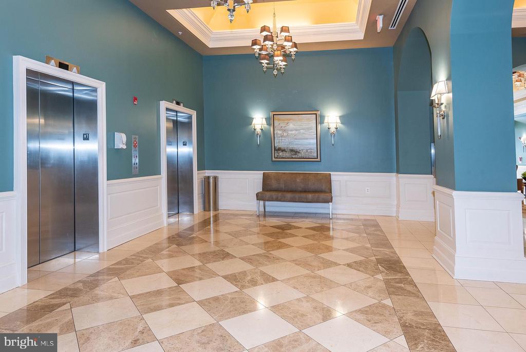 1915 TOWNE CENTRE BOULEVARD Unit: 1013