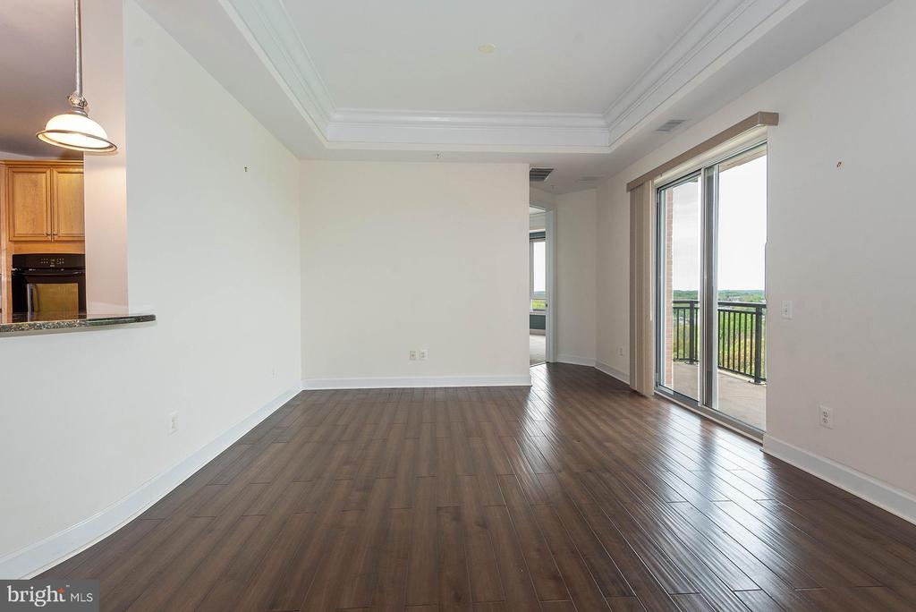 1915 TOWNE CENTRE BOULEVARD Unit: 1013