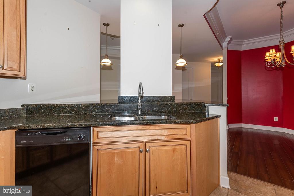 1915 TOWNE CENTRE BOULEVARD Unit: 1013
