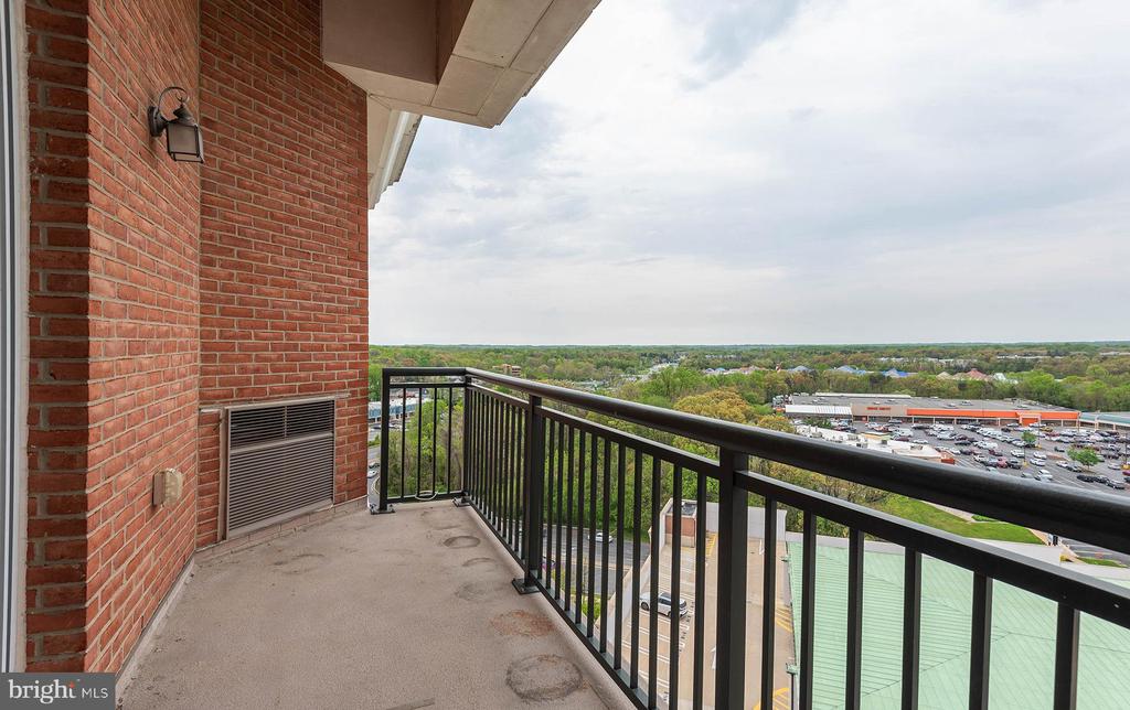 1915 TOWNE CENTRE BOULEVARD Unit: 1013