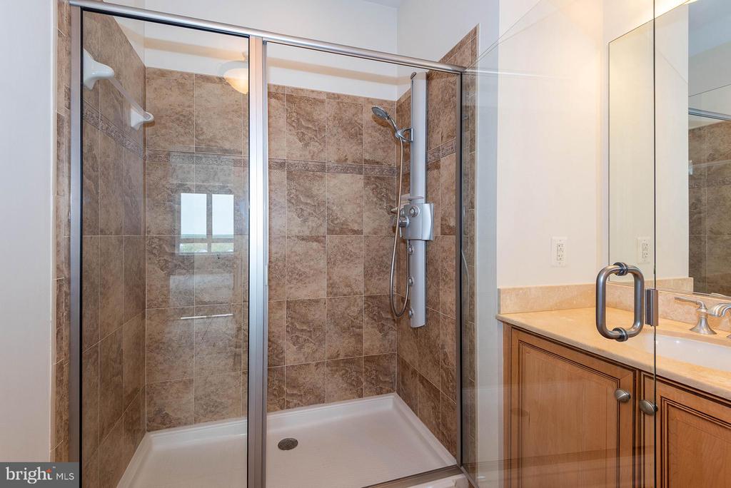 1915 TOWNE CENTRE BOULEVARD Unit: 1013