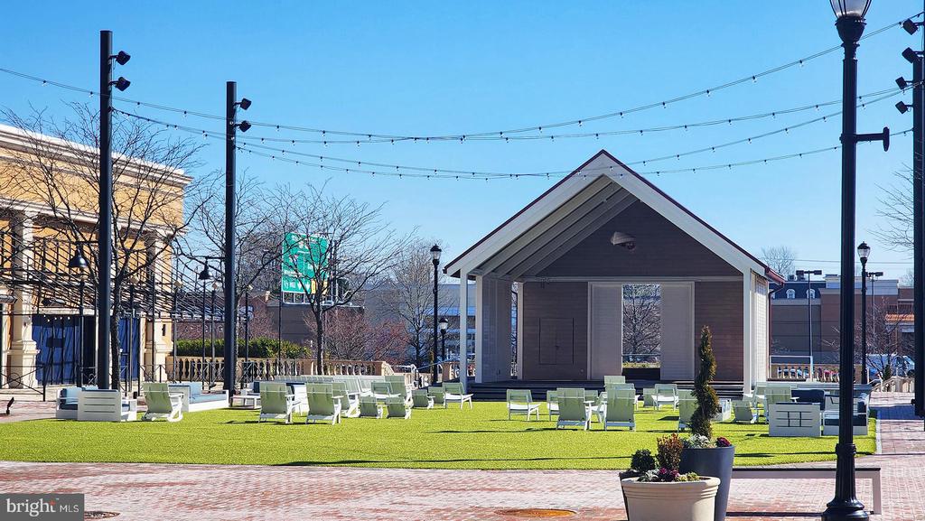 1915 TOWNE CENTRE BOULEVARD Unit: 1013
