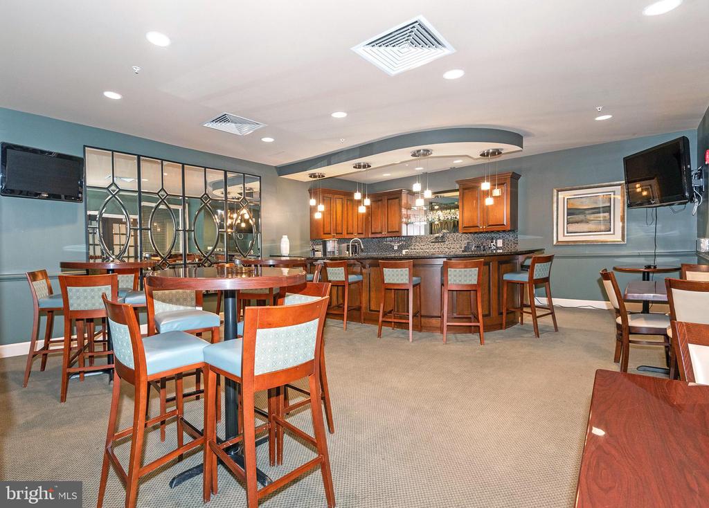 1915 TOWNE CENTRE BOULEVARD Unit: 1013
