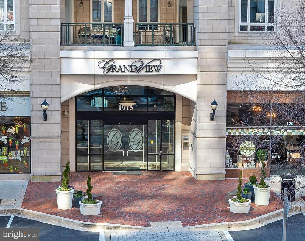 1915 TOWNE CENTRE BOULEVARD Unit: 1013