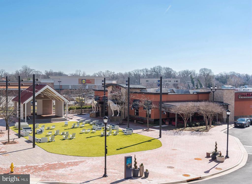 1915 TOWNE CENTRE BOULEVARD Unit: 1013