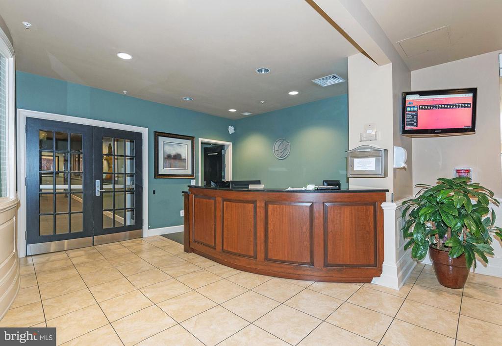 1915 TOWNE CENTRE BOULEVARD Unit: 1013