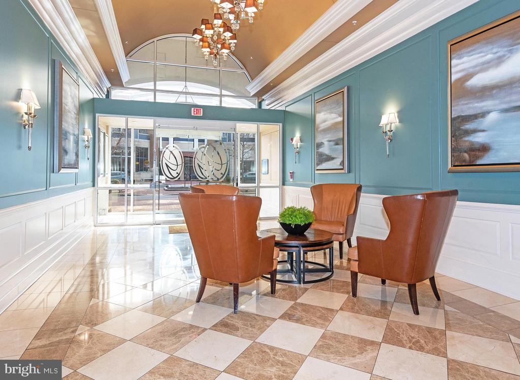 1915 TOWNE CENTRE BOULEVARD Unit: 1013