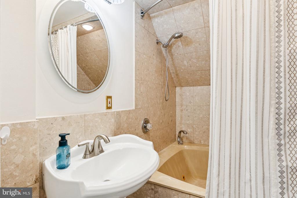 485 WHITE CEDAR LANE