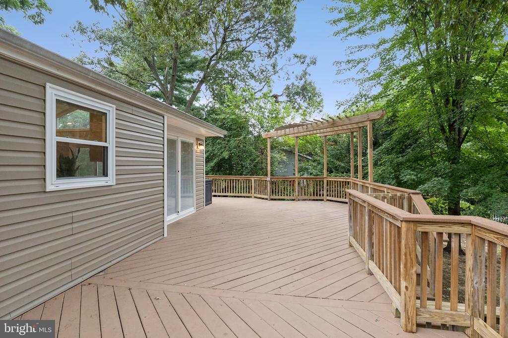 485 WHITE CEDAR LANE