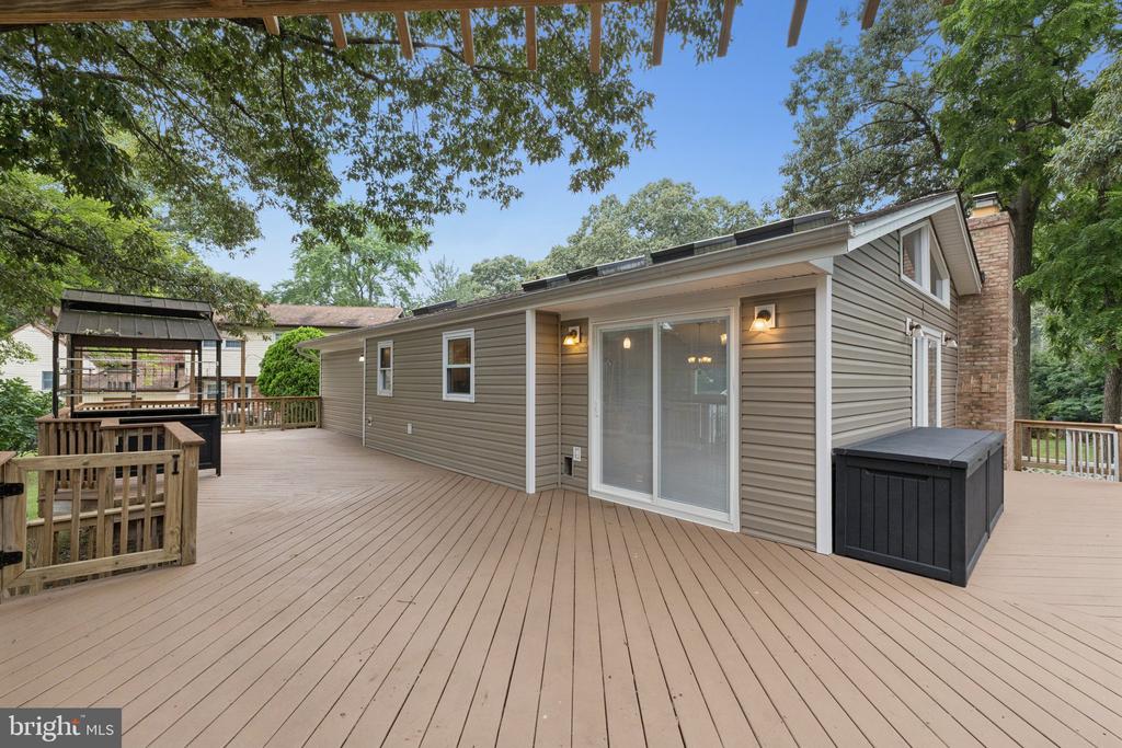 485 WHITE CEDAR LANE