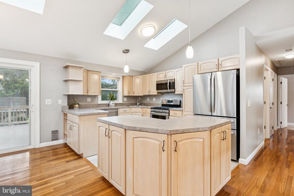 485 WHITE CEDAR LANE