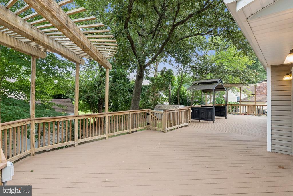 485 WHITE CEDAR LANE