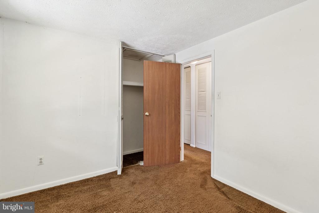 8279 SEBRING COURT