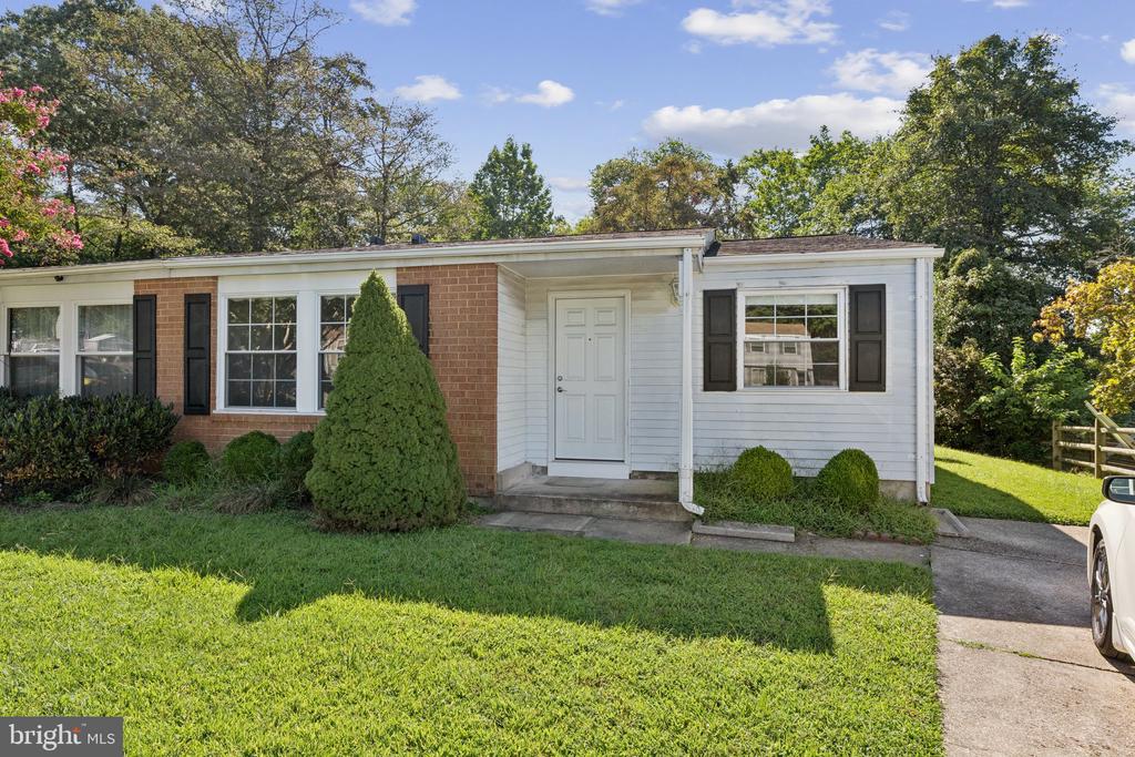 8279 SEBRING COURT