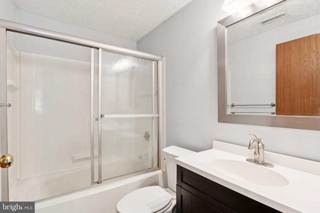 8279 SEBRING COURT
