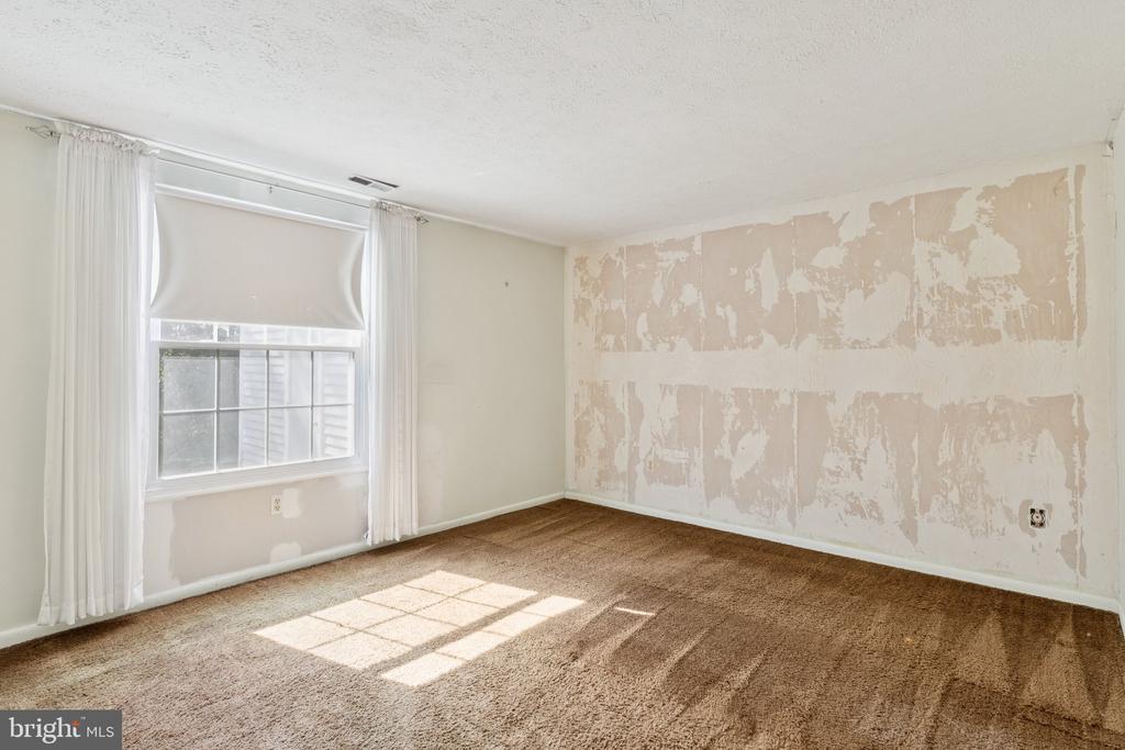 8279 SEBRING COURT