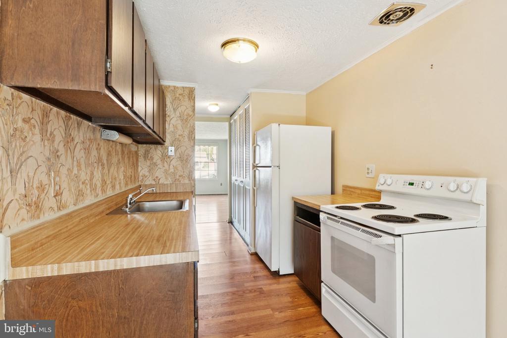 8279 SEBRING COURT