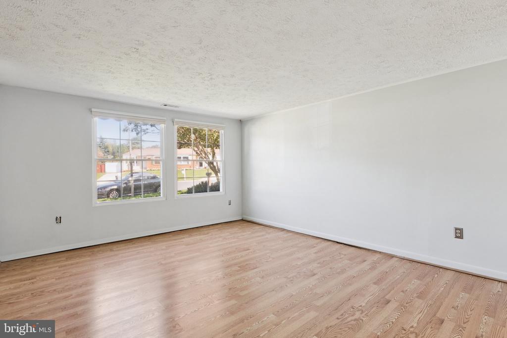8279 SEBRING COURT
