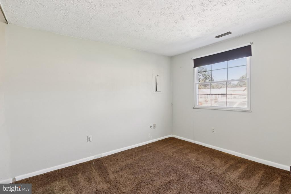 8279 SEBRING COURT