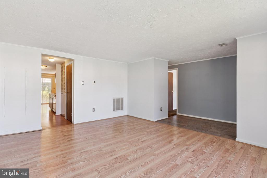 8279 SEBRING COURT