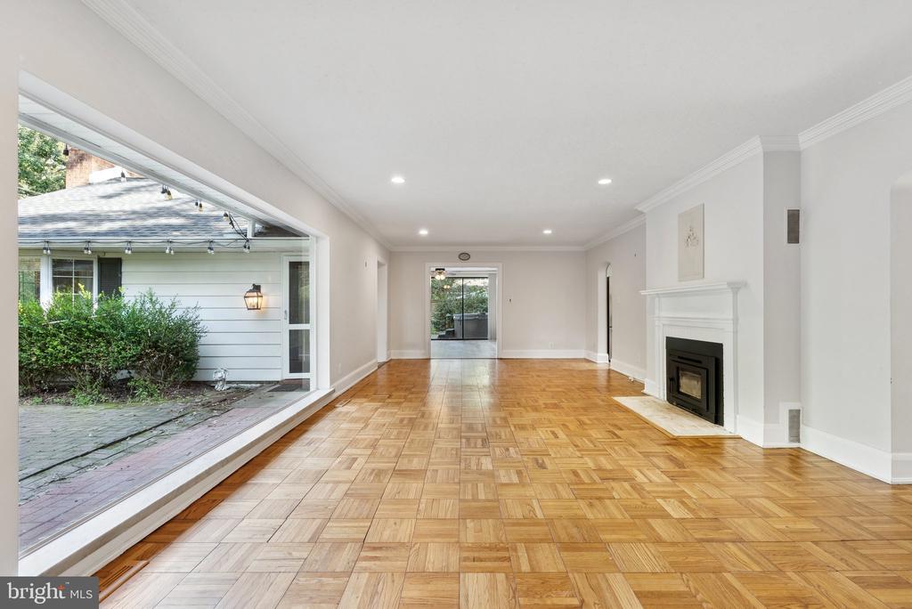 315 OLD COUNTY ROAD