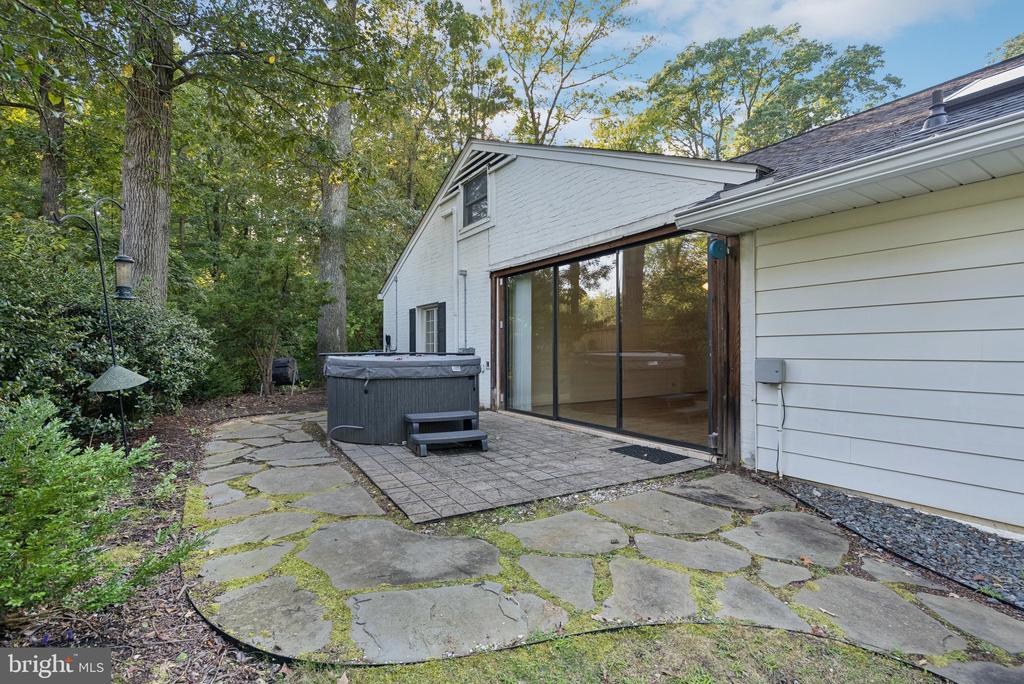 315 OLD COUNTY ROAD