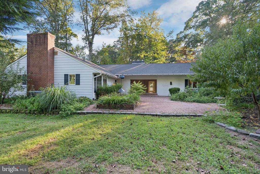 315 OLD COUNTY ROAD
