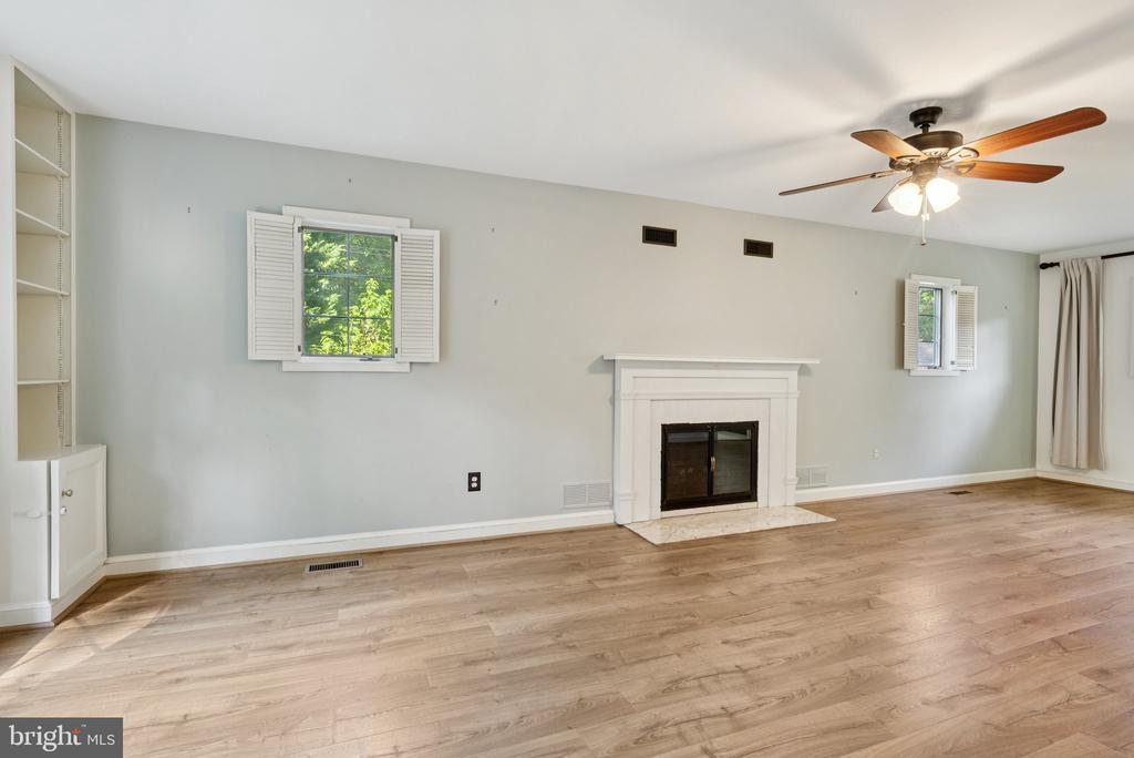 315 OLD COUNTY ROAD