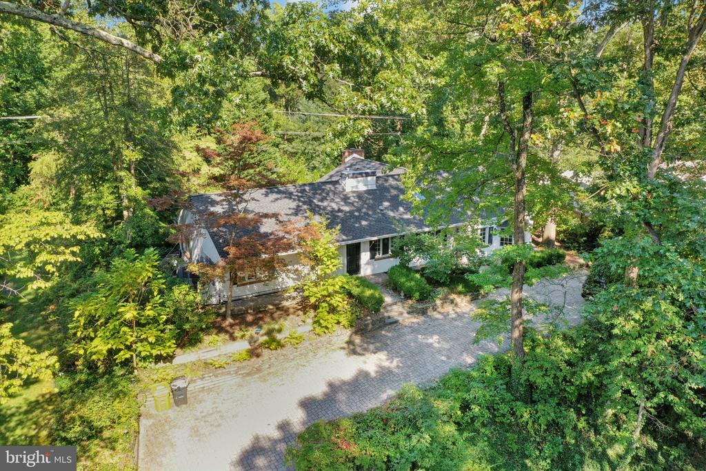 315 OLD COUNTY ROAD