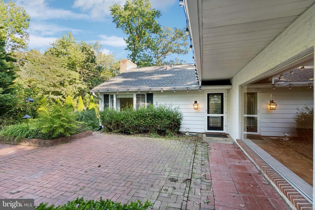 315 OLD COUNTY ROAD