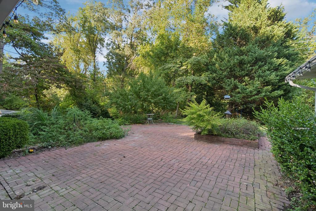 315 OLD COUNTY ROAD