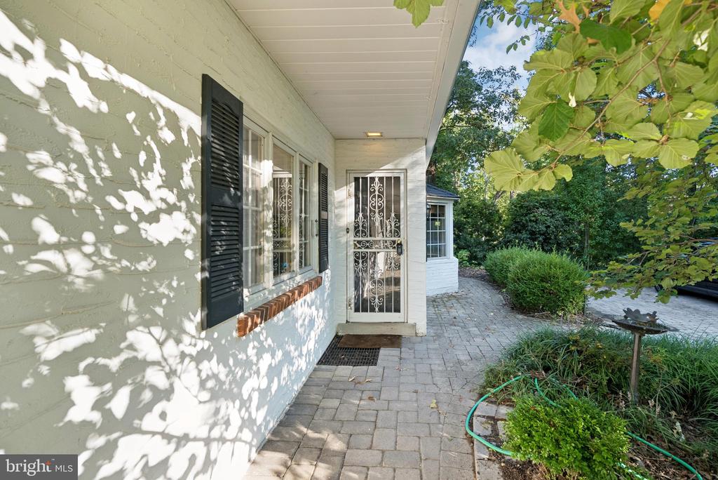 315 OLD COUNTY ROAD