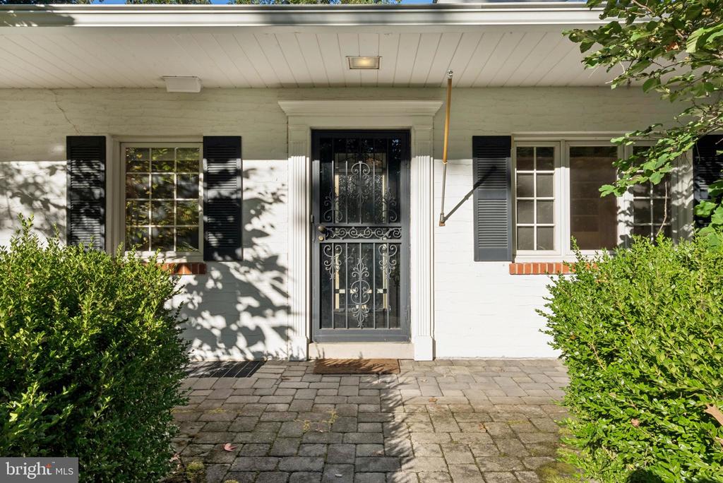 315 OLD COUNTY ROAD