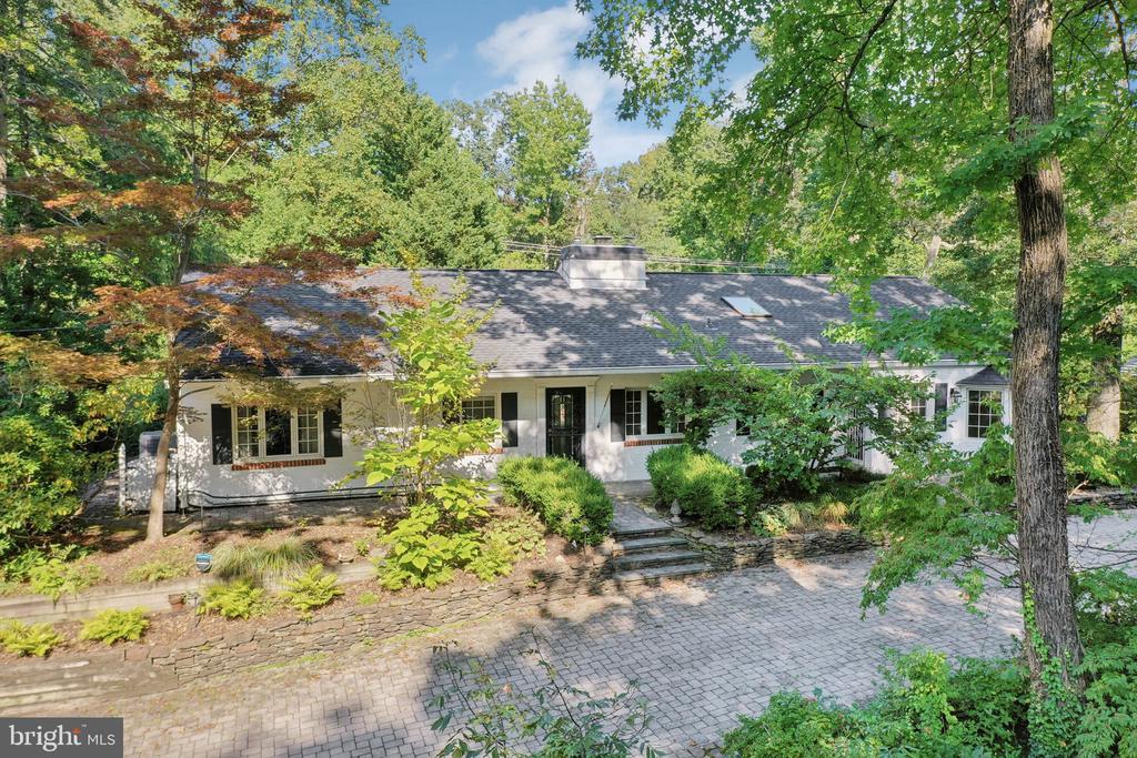 315 OLD COUNTY ROAD