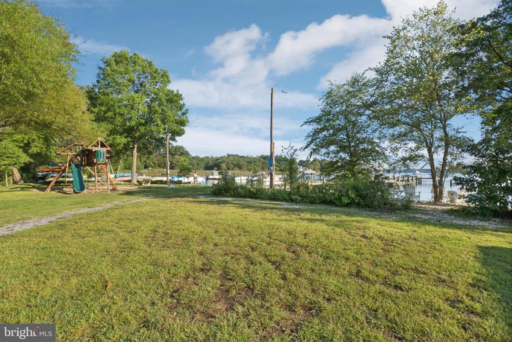 315 OLD COUNTY ROAD
