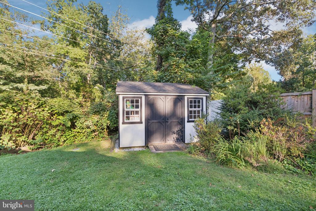 315 OLD COUNTY ROAD