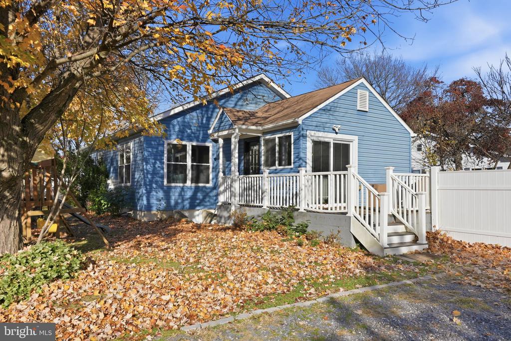 339 BEACH AVENUE