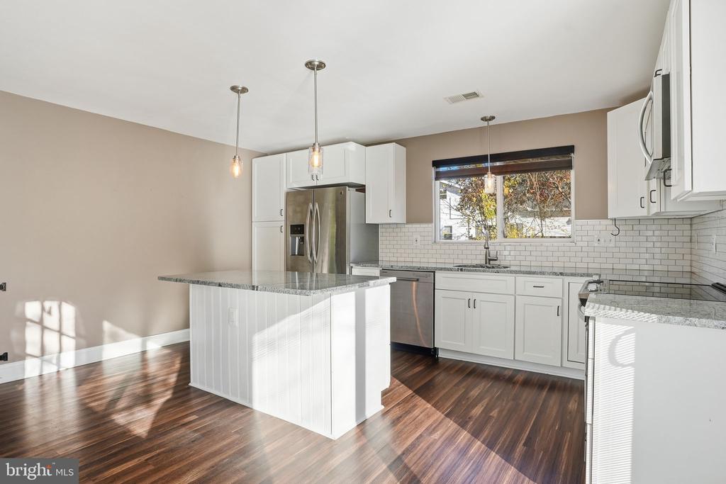 339 BEACH AVENUE