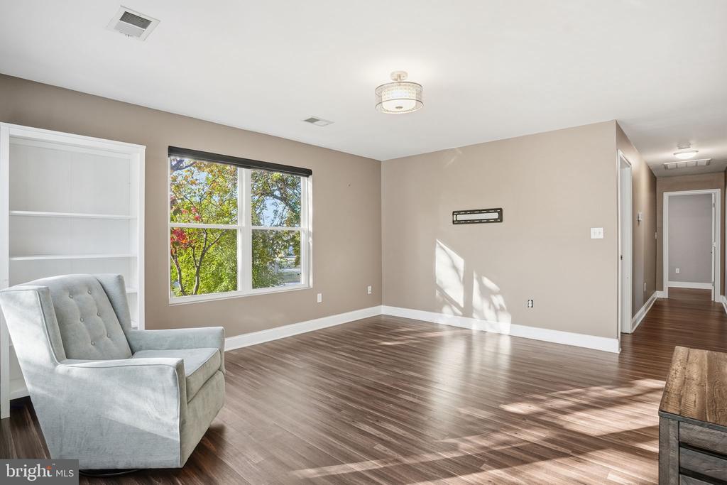 339 BEACH AVENUE