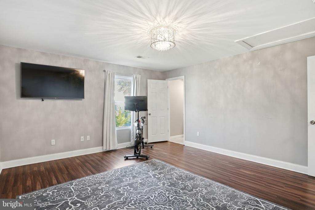 339 BEACH AVENUE