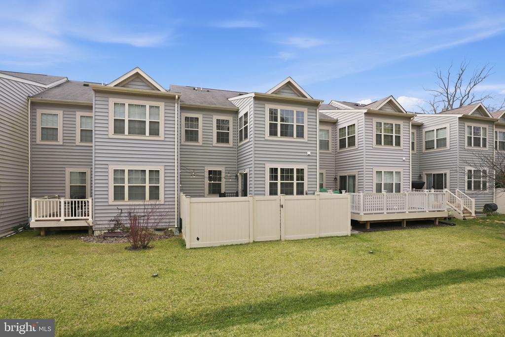 208 ADMIRALS COURT