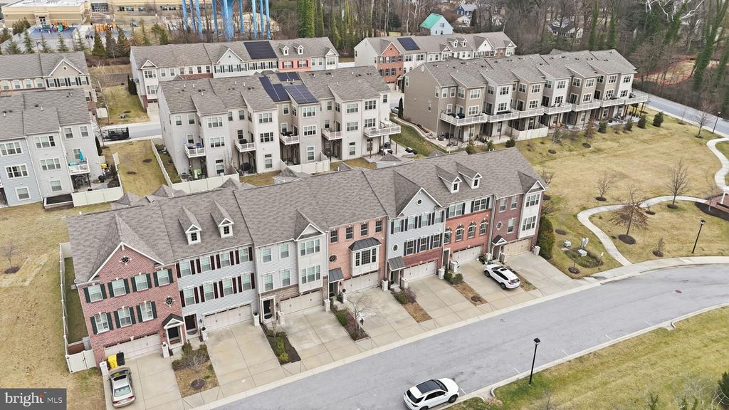 208 ADMIRALS COURT
